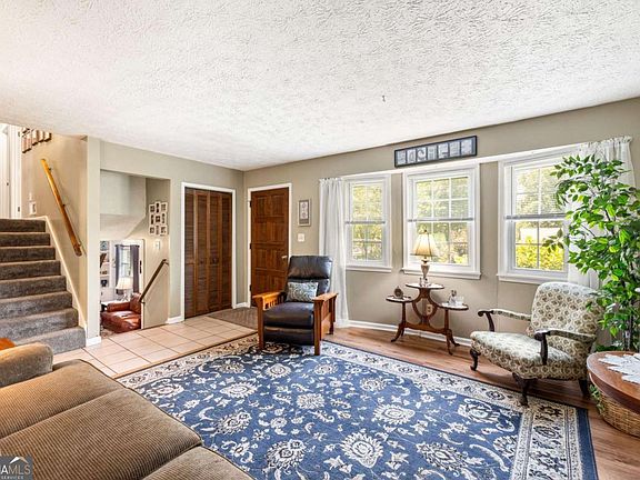 3rd image of 3266 Alcazar Dr SW