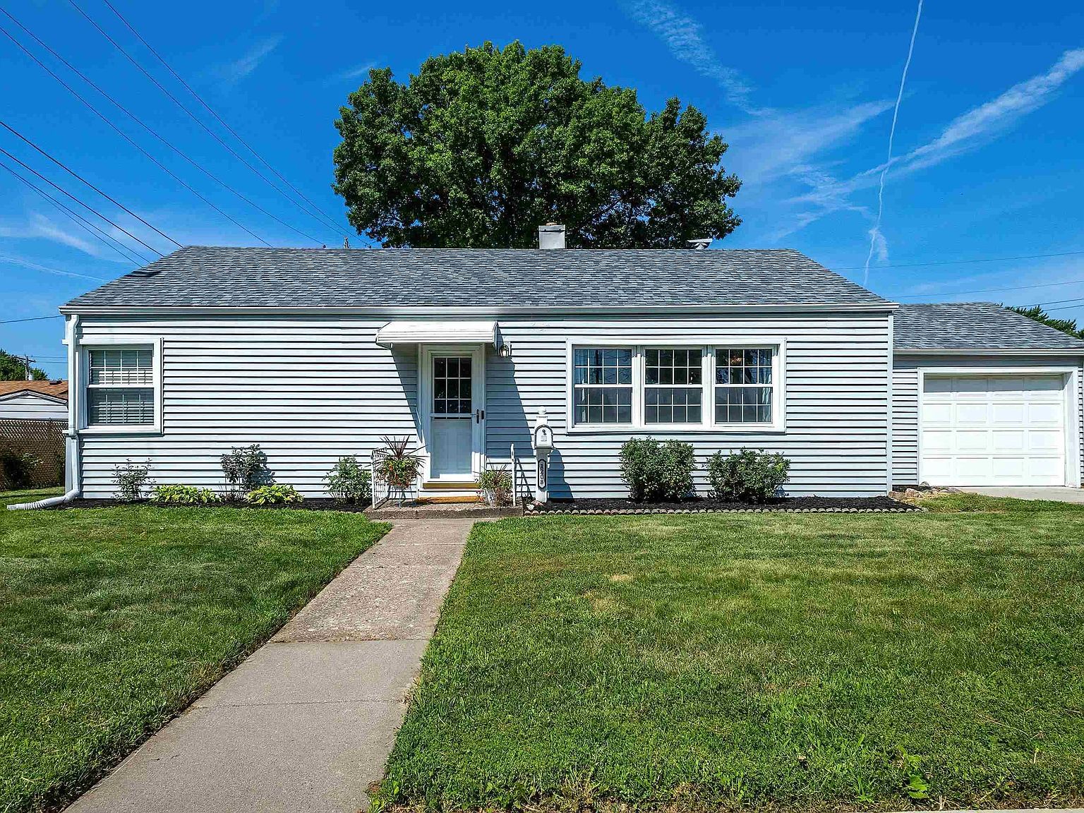 1208 18th St, Bettendorf, IA 52722 Zillow