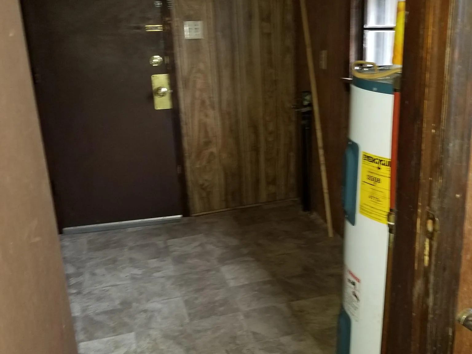 2 bed, 1.5 bath, 1213 sqft, $900 — Photo 3
