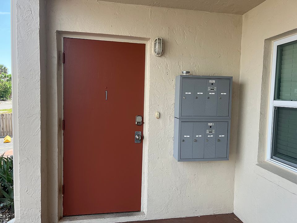 Main entry with keypad
