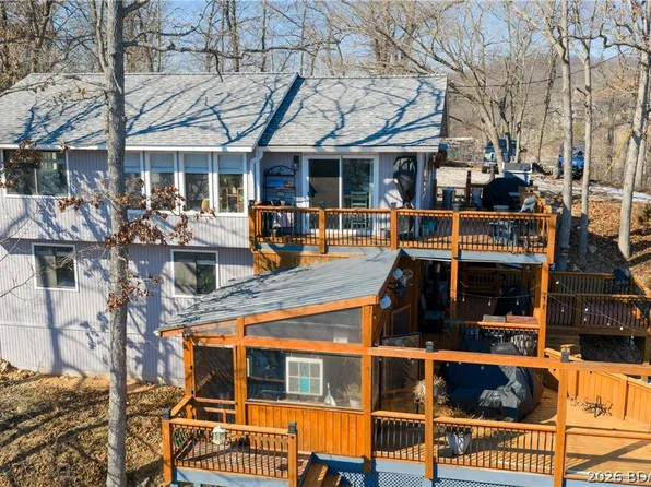 205 Run Dr, Camdenton, MO 65020