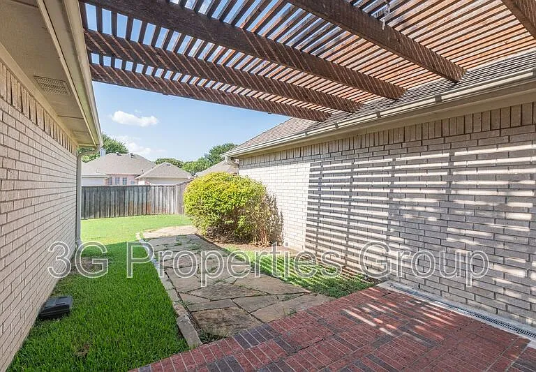 1316 Lochness Dr — Photo 27