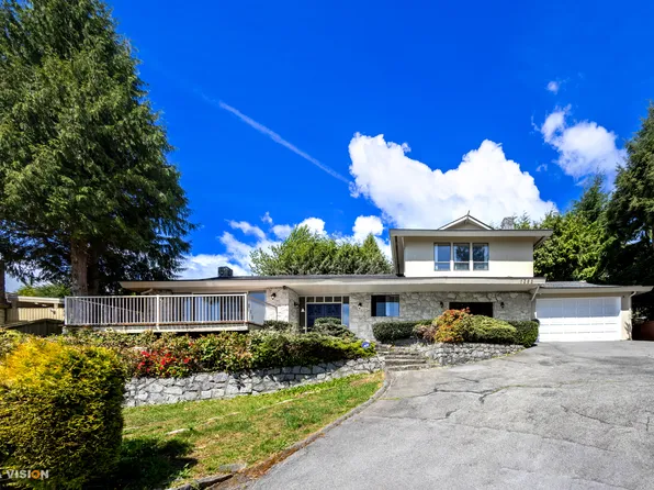 1365 Crestwell Rd, West Vancouver, BC V7S 2P1