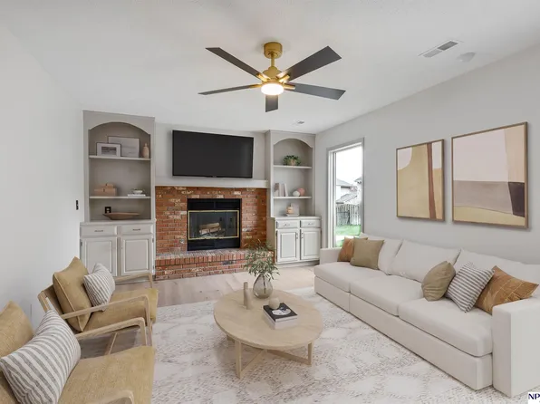 2920 N 155th Cir, Omaha, NE 68116