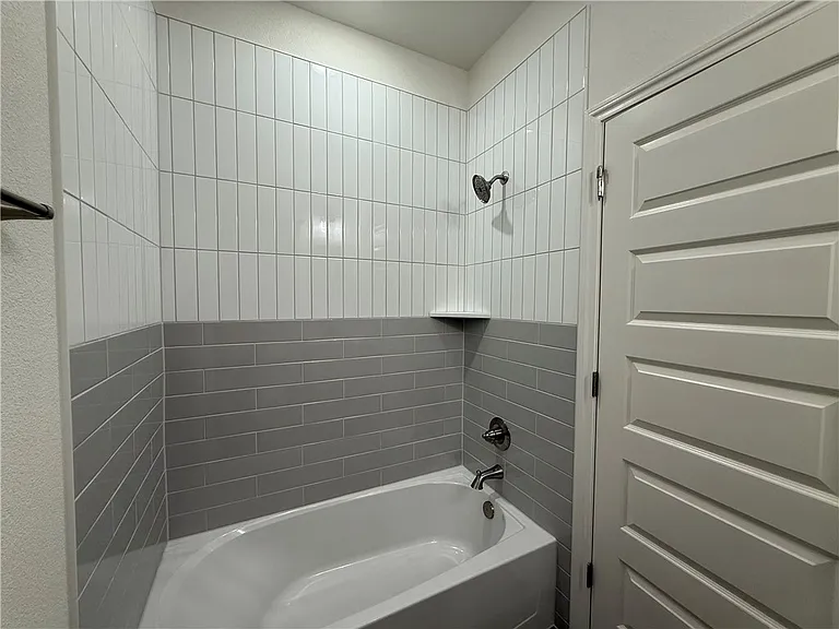 3709 Lamar Hollow Ct — Photo 20
