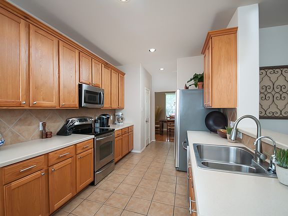 4th image of 2902 San Patricio St