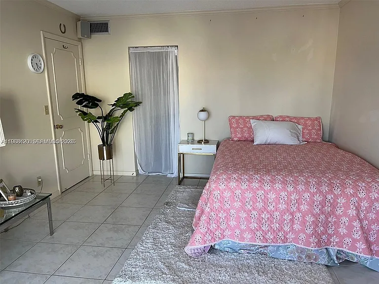 215 SE 3rd Ave #3-D — Photo 7