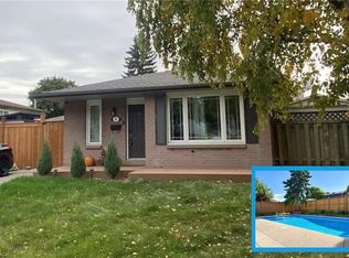 24 Queenslea Dr, Hamilton, ON L8W 1G1