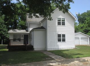 202 Elm St, Dongola, IL 62926