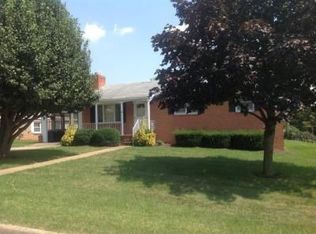 1022 Rockingham Dr, Harrisonburg, VA 22802