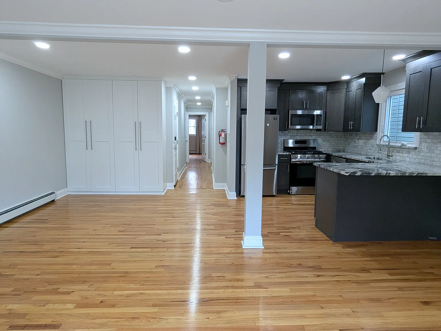 3 bed, 1600 sqft, $4,650 — Photo 2