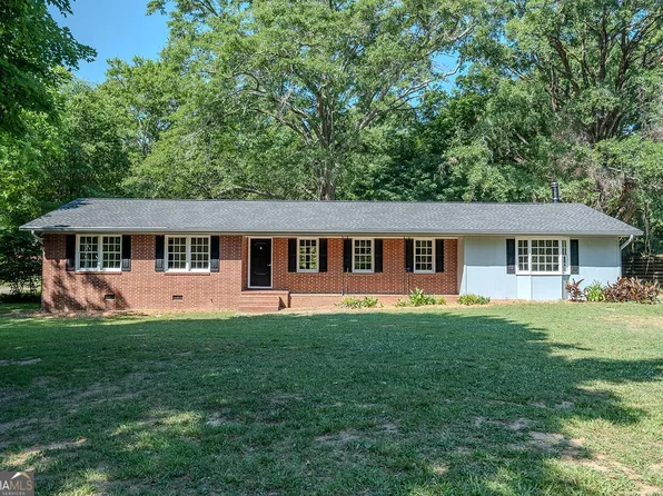 765 Glenn Carrie Rd, Hull, GA 30646