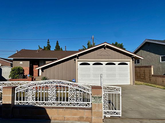 2nd image of 21108 Seeley Pl