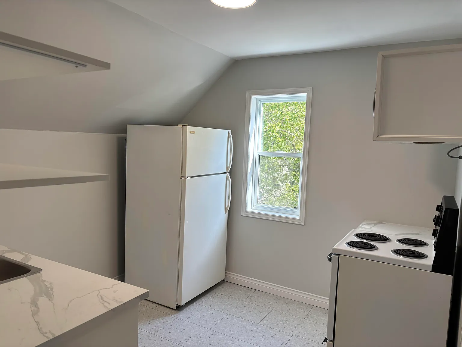249 Mellanby Avenue, Upper Unit, Port Colborne — Photo 3