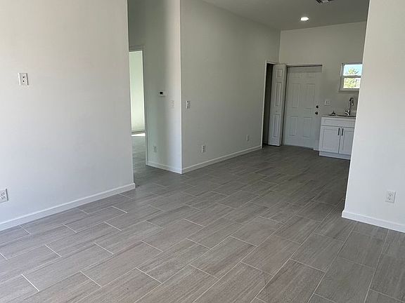 5th image of 1092 Breckinridge Ave