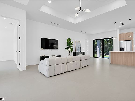 5th image of 4316 6th St W