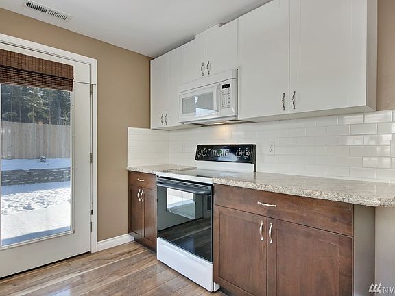 5th image of 20613 Bonanza Dr E