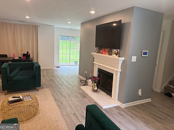 4th image of 4375 Chestnut Oaks Trce