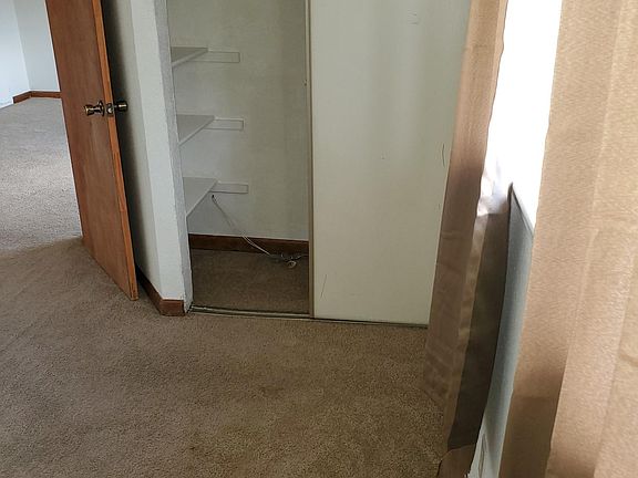 downstairs bed room & closet