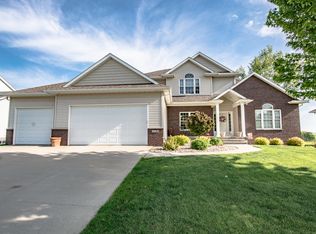 5608 Shiloh Ln NE, Cedar Rapids, IA 52411