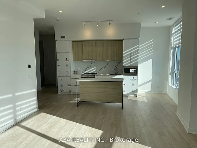 50 Upper Mall Way #Penthouse 02 — Photo 14