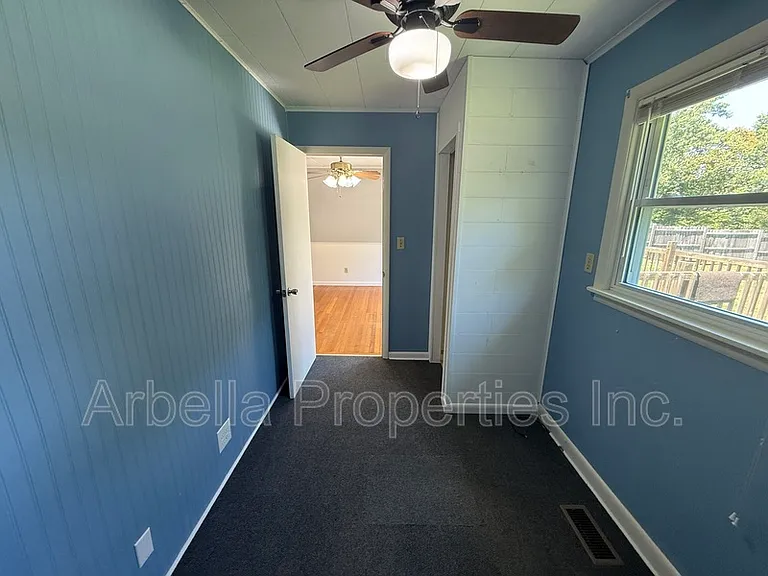 2239 Buckingham Rd — Photo 23