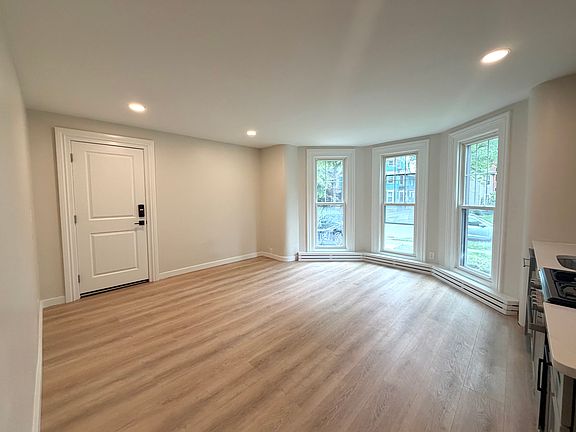 5th image of 117-119 Meigs St #1