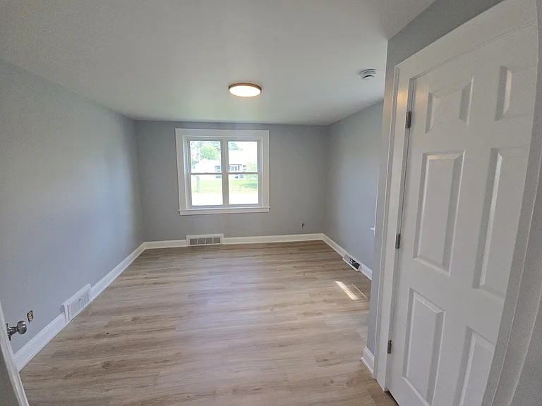 1080 Montgomery St #1 — Photo 7