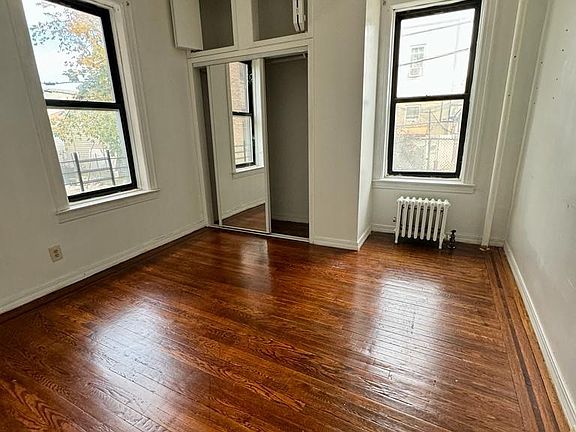 4th image of 137-00 Centreville St #2