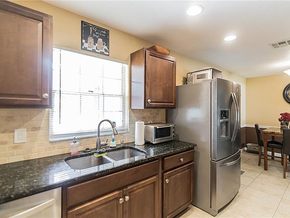 5th image of 7310 Lake Dr