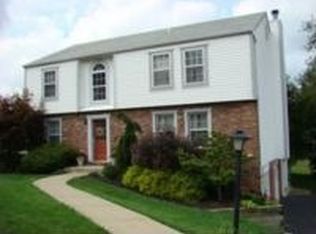 803 Windover Dr, Oakdale, PA 15071