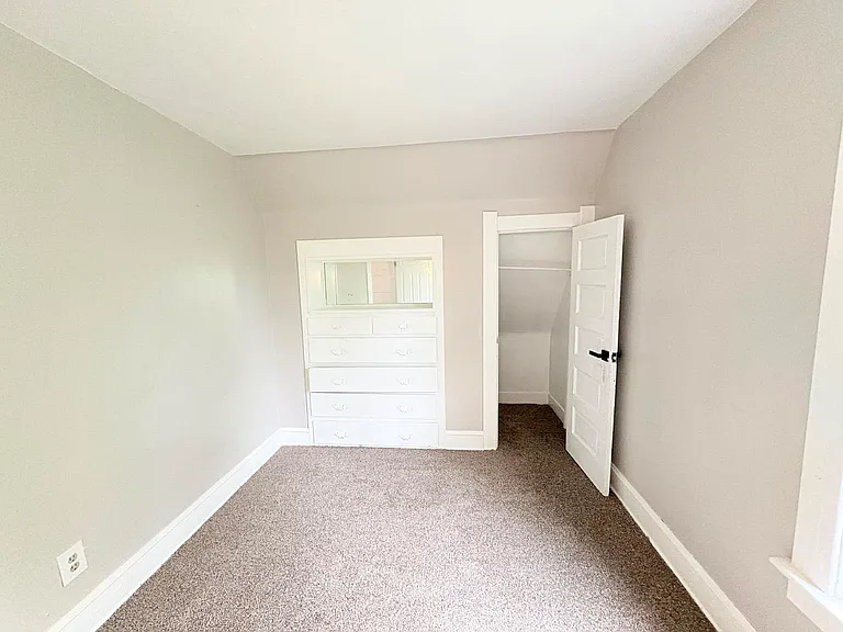 631 Curtis St — Photo 18