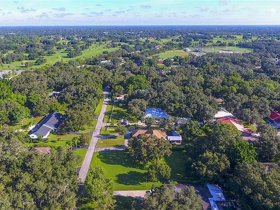 3rd image of Bearded Oaks Dr