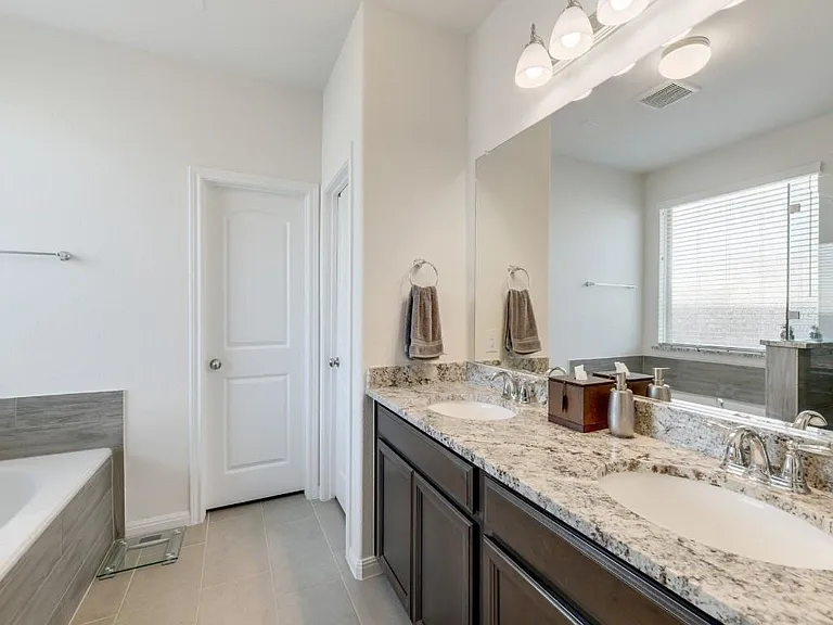 4505 Arques Ave — Photo 11