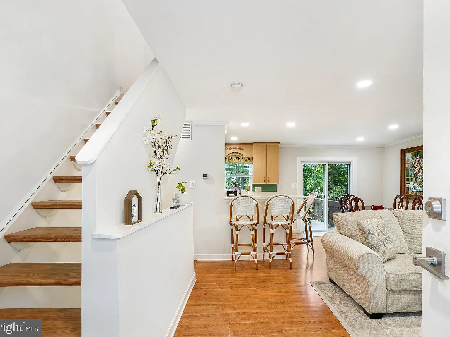 2 bed, 1008 sqft, $2,700 — Photo 1
