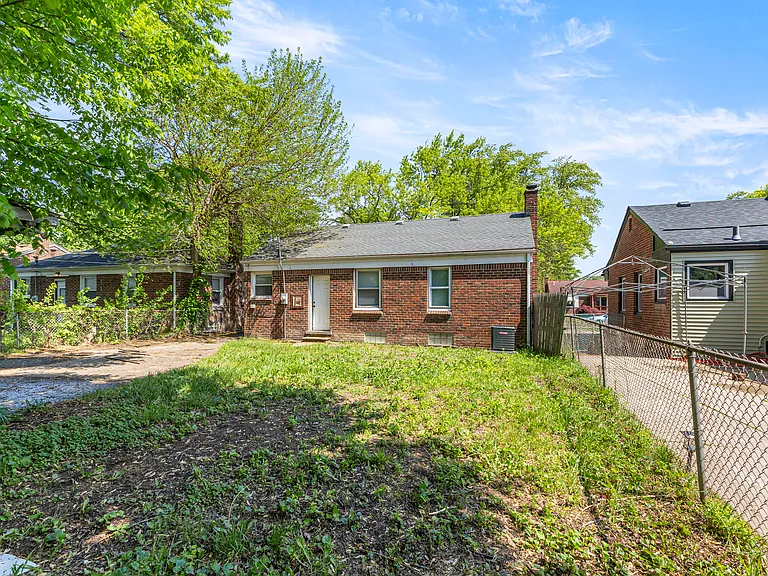 26431 Stollman Dr — Photo 22