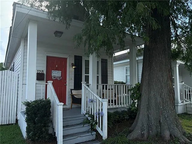 128 Nursery Ave — Photo 1