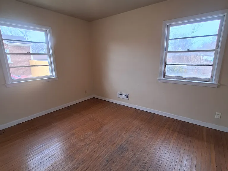 1611 Clarice Way — Photo 10
