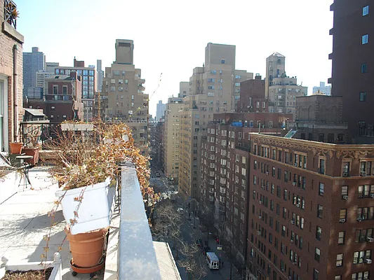 Sold by Sotheby's International Realty | media 8