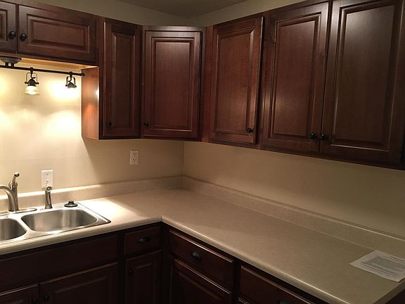 4th image of 2811 Pembroke Ln #A2