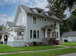 40 Cleveland Pl, Lockport, NY 14094