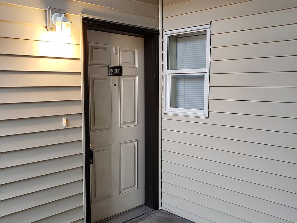 1st image of 5264 NE 121st Ave APT 300