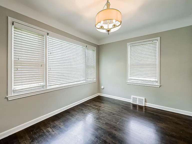 113 S Minerva Ave — Photo 10