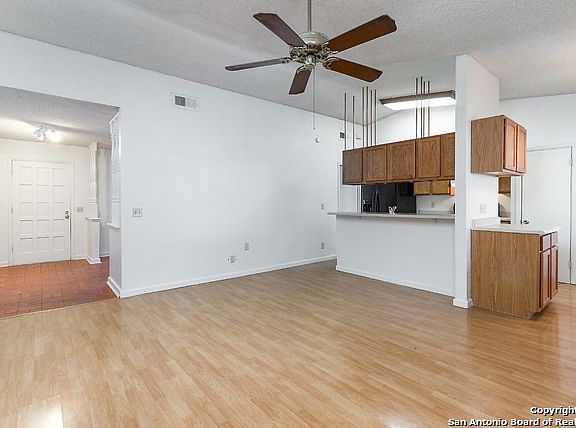 5th image of 5211 Hacienda Dr