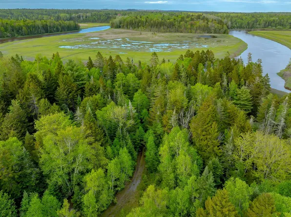 126 Point Street, Columbia Falls, ME 04623