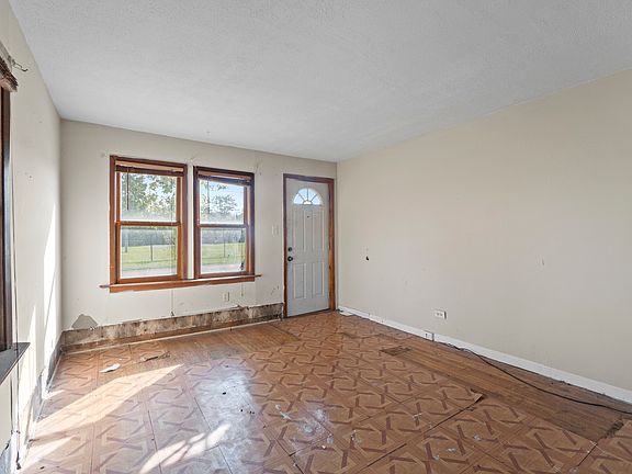 5th image of 2800 Jackson Ave