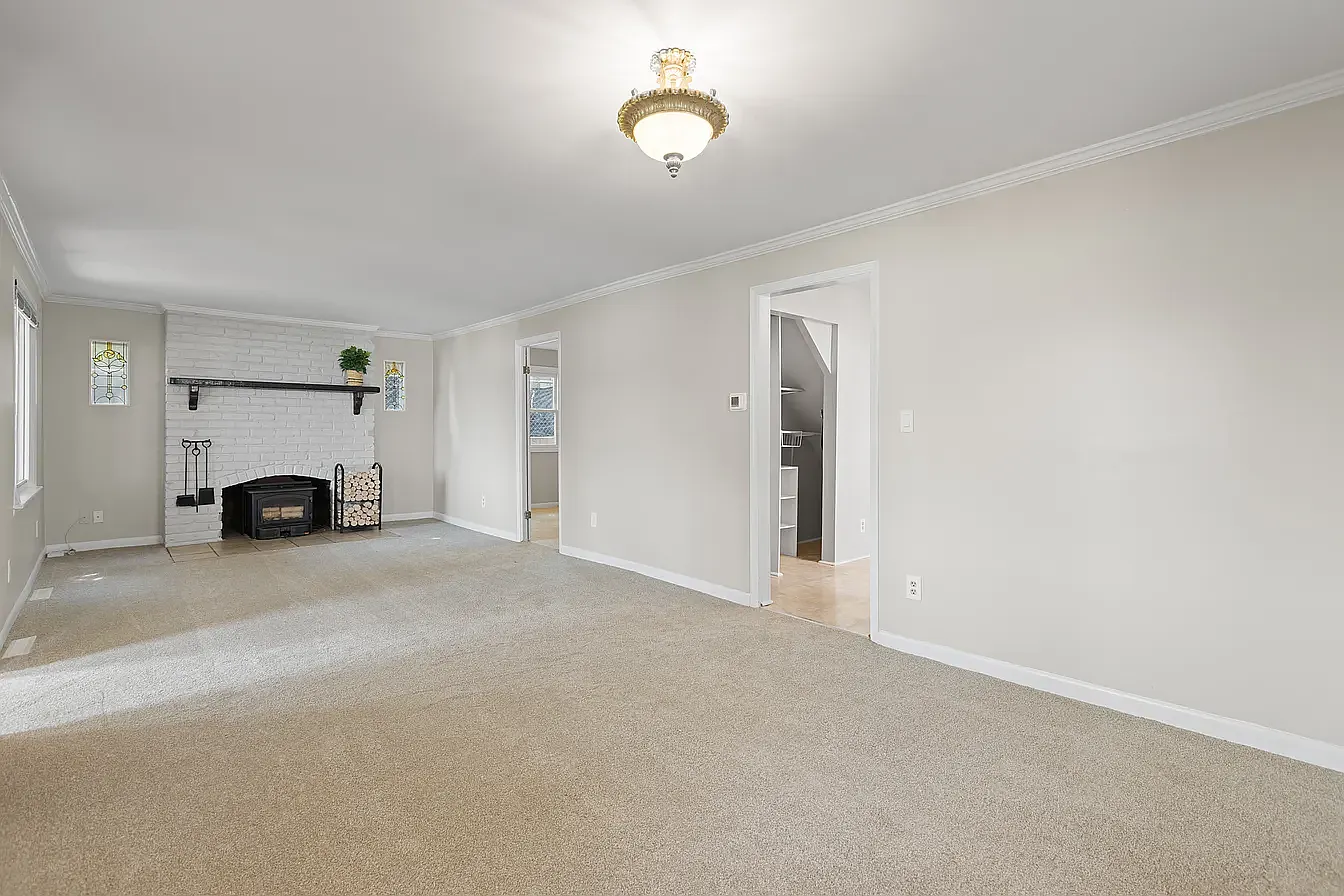 1261 Grove Point Drive — Photo 4