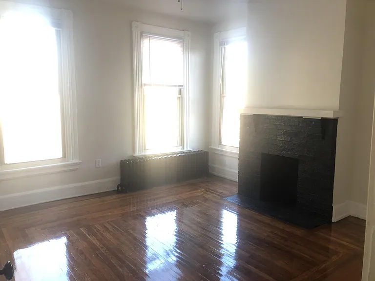 225-227 Gilman Ave — Photo 8