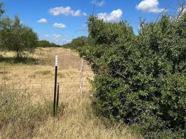 000 Old Hwy 90, Sabinal, TX 78881