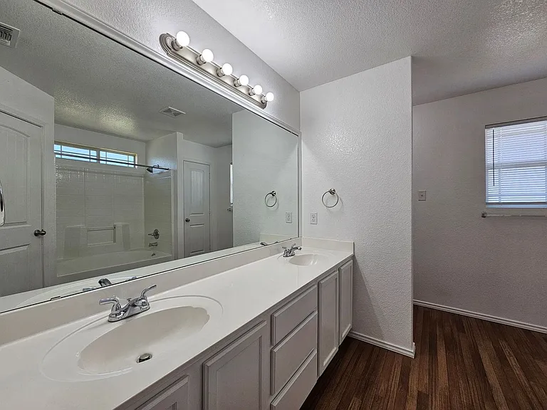 5108 Screaming Eagle Cir — Photo 18